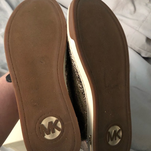 *sold* - Picture 4 of 6